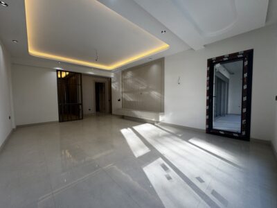 ELİT'ten YENİŞAFAK MAH HAVUZLU SİTE AÇIK KAPALI OTOPARK GİYOTİN CAM BALKONLU 3,5+1 FIRSAT DAİRE