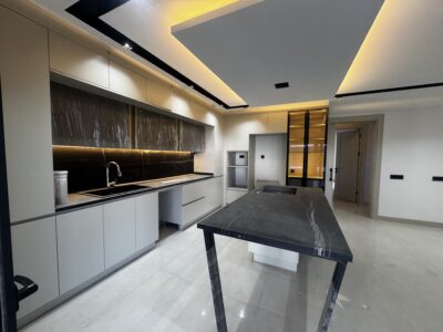 ELİT'ten YENİŞAFAK MAH HAVUZLU SİTE AÇIK KAPALI OTOPARK GİYOTİN CAM BALKONLU 3,5+1 FIRSAT DAİRE