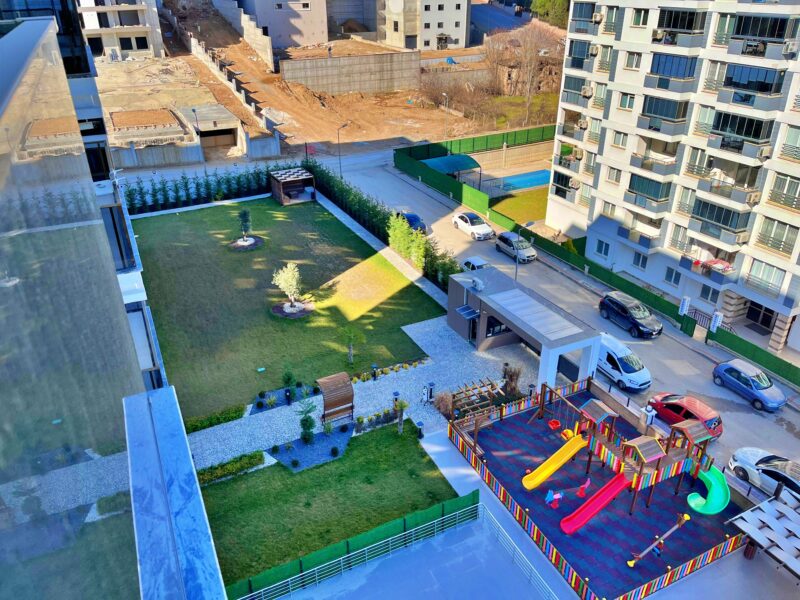 ELİT'den ŞEMİKLERDE SİTE HAVUZ PEYZAJ KAPALI OTOPARK