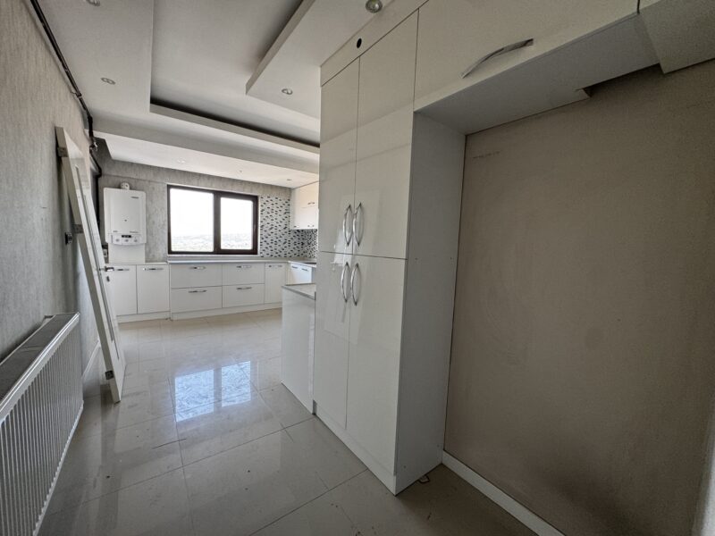 ELİT'ten BAĞBAŞI ESKİYOLDA ASANSÖRLÜ 8 YILLIK ARAKAT FIRSAT 3+1