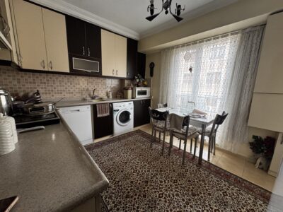 ELİT'den AKKONAKTA 11 YILLIK ARAKAT 112 M2 2+1 BEYAN SIKINTI YOK