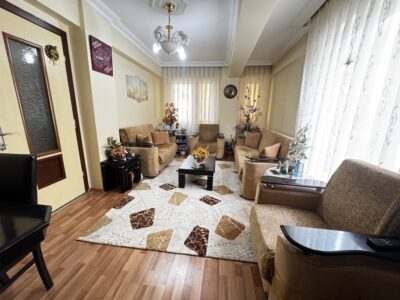 ELİT'den AKKONAKTA 11 YILLIK ARAKAT 112 M2 2+1 BEYAN SIKINTI YOK