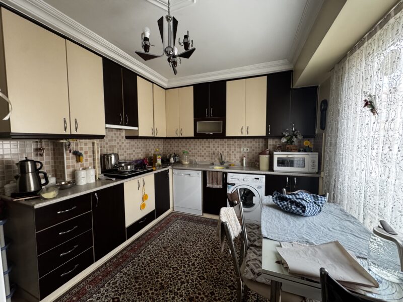 ELİT'den AKKONAKTA 11 YILLIK ARAKAT 112 M2 2+1 BEYAN SIKINTI YOK